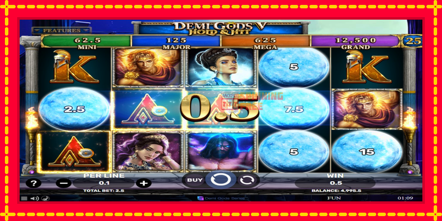 Demi Gods V Hold & Hit mesin slot dengan animasi cerah, gambar 3